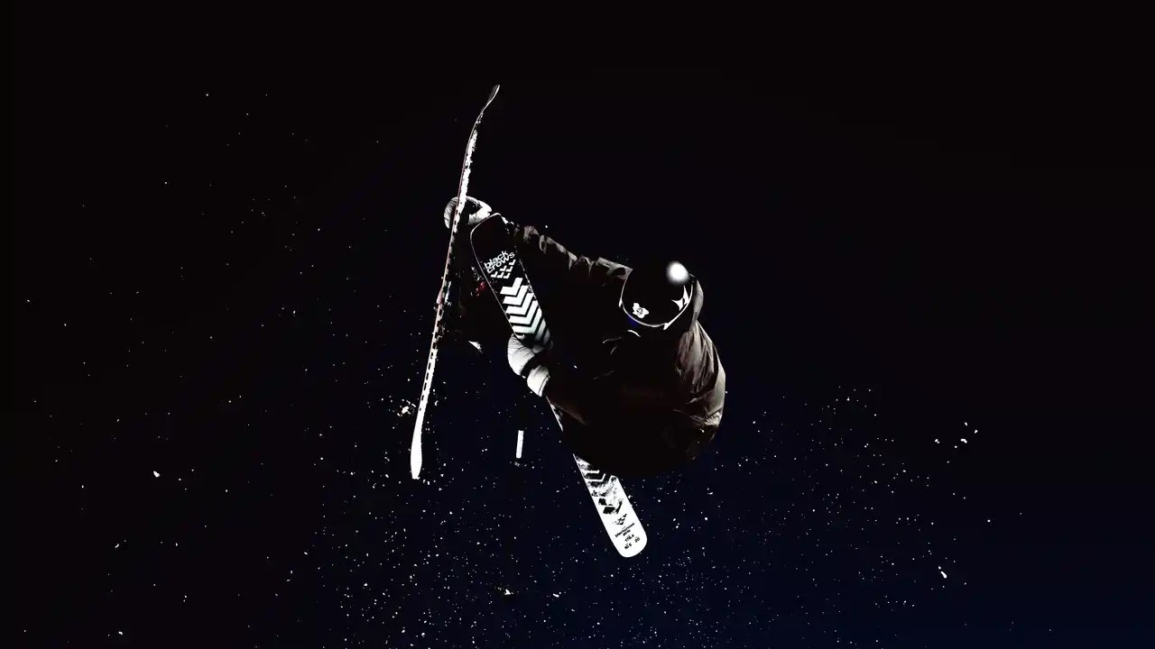 GEN SASAKI grabbing against the night sky - Bonz rider